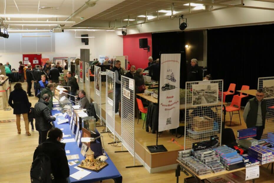 EXPOSITION DE MODELES REDUITS AUTO TRAIN DIORAMA MILITARIA
